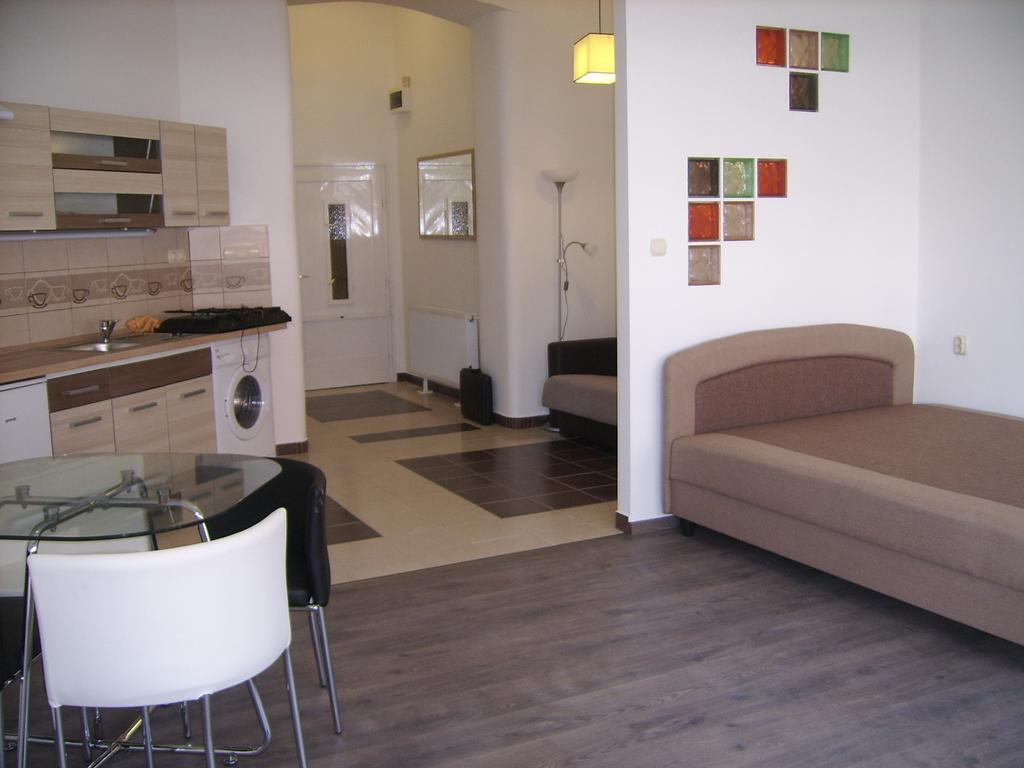 Next Door Apartment Budapest Habitación foto